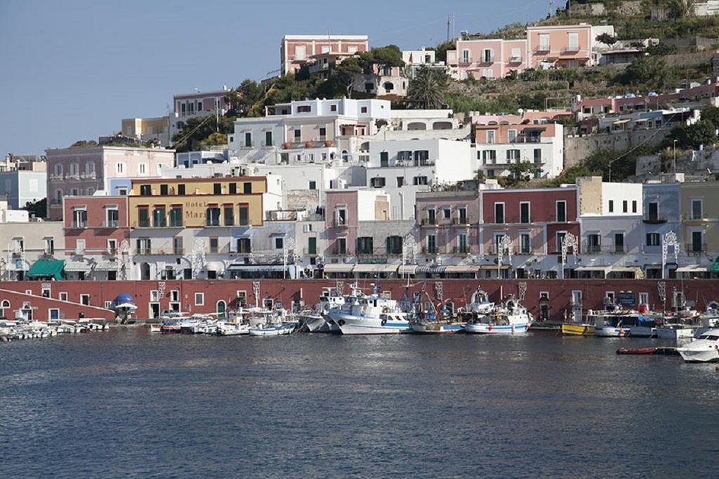 Raffaele Apartment Ponza Ruang foto